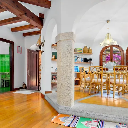 Villa Silenis *
