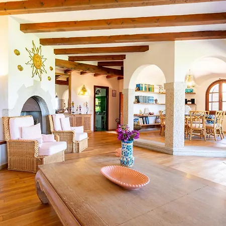 Villa Silenis Puntaldia