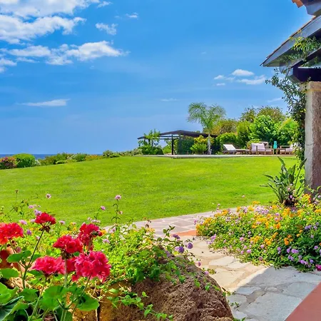 Villa Silenis *